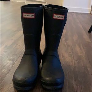 Hunter rain boots - matte black, short, size 8